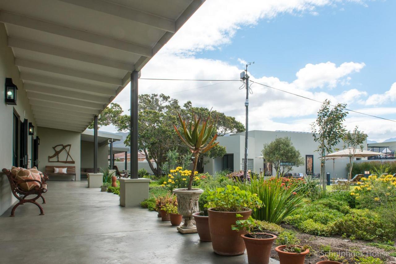 Schulphoek Seafront House Hermanus Kültér fotó The courtyard at the San Diego Center for Spiritual Living